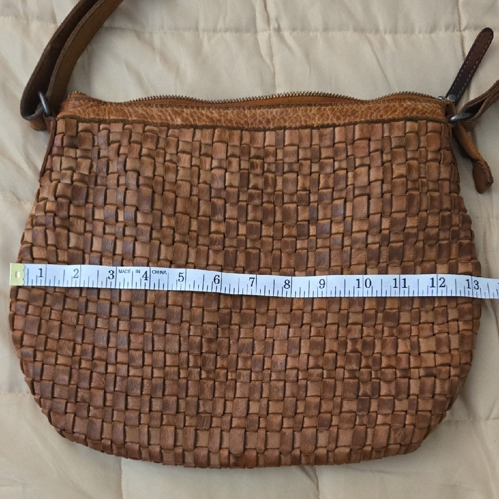 🏠 Vilenca Holland Elegant Brown Woven Adjustible Strap Crossbody Bag - Picture 12 of 13